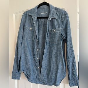 MENS GAP DENIM BUTTON DOWN SHIRT